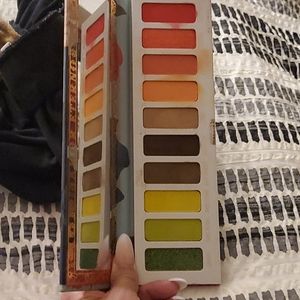Melt Eyeshadow Palette in Vida